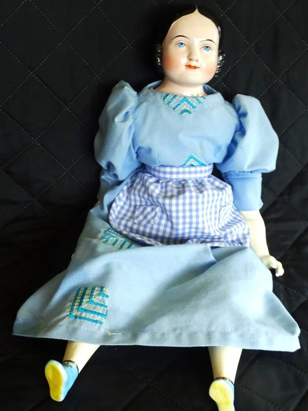 Beautiful Antique Porcelain Doll Fully Dressed 20